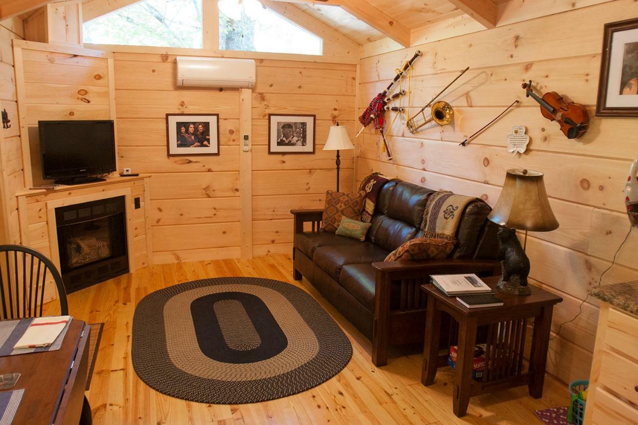 Pine Gables Cabins Villa Lake Lure Exterior photo