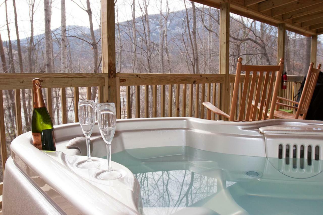 Pine Gables Cabins Villa Lake Lure Exterior photo