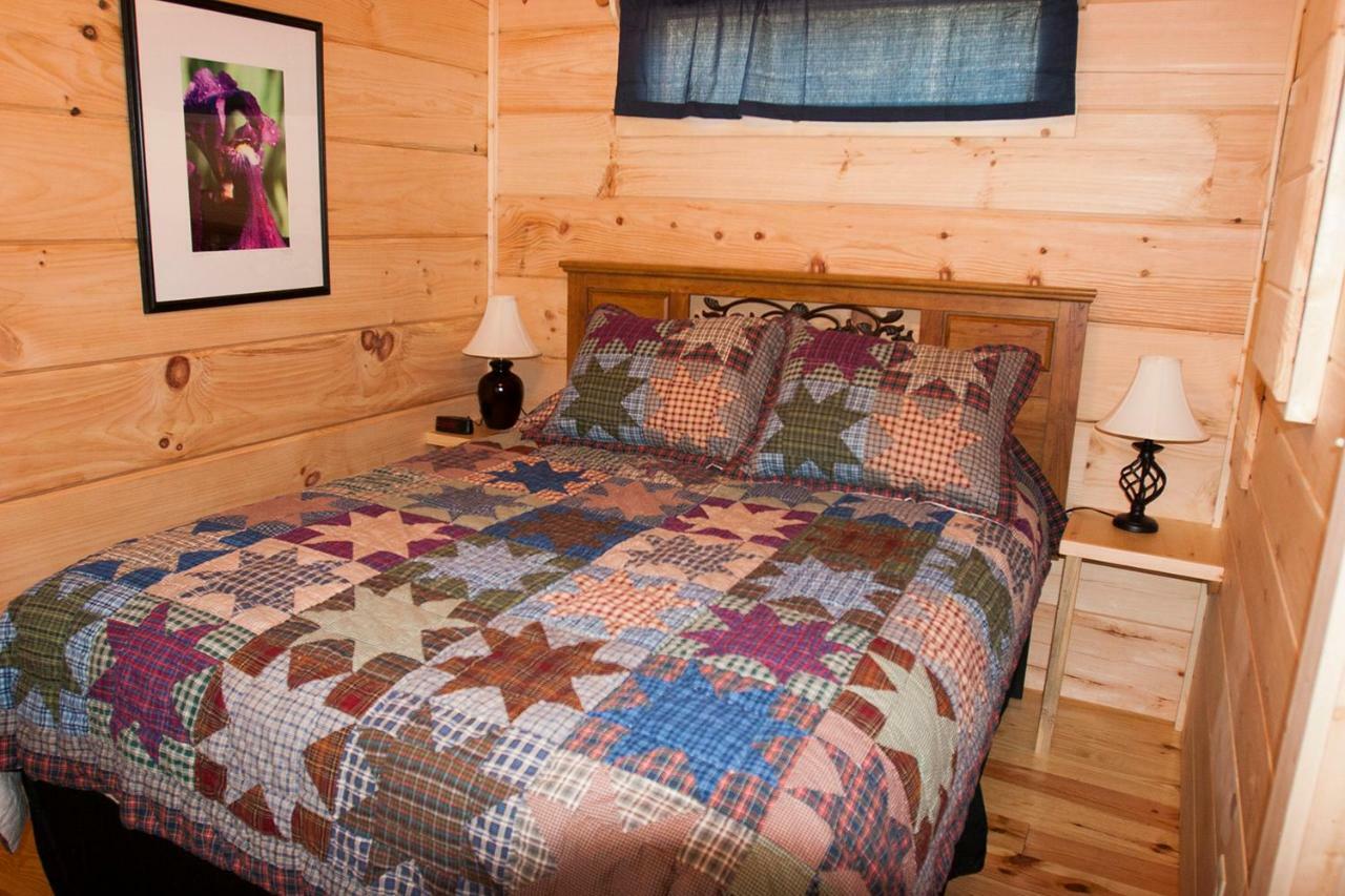 Pine Gables Cabins Villa Lake Lure Exterior photo