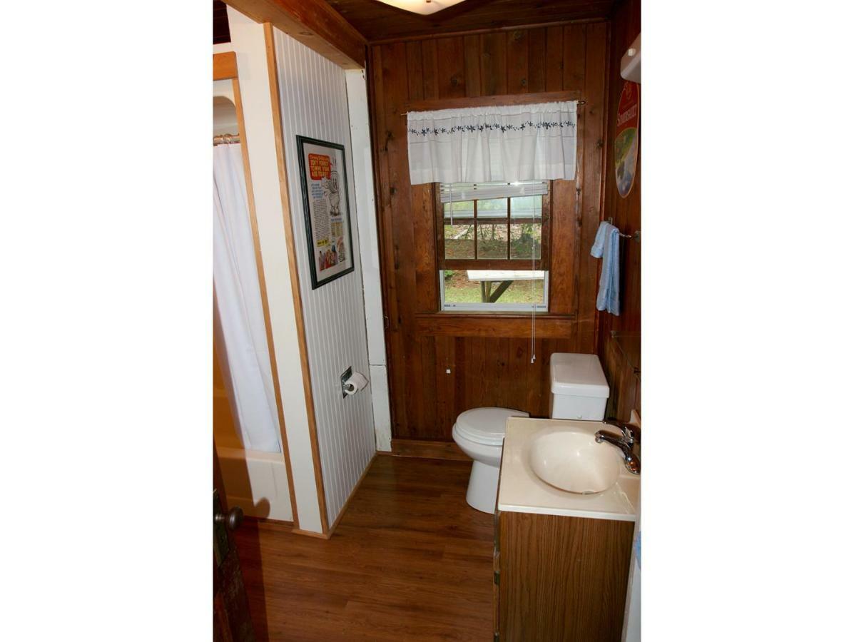 Pine Gables Cabins Villa Lake Lure Exterior photo