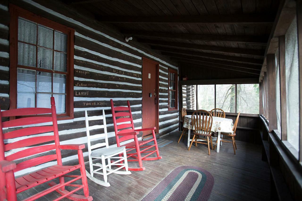 Pine Gables Cabins Villa Lake Lure Exterior photo